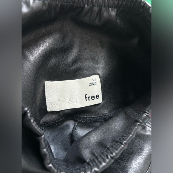 Aritzia Wilfred Free Daria vegan leather leggings XS - Picture 10 of 15